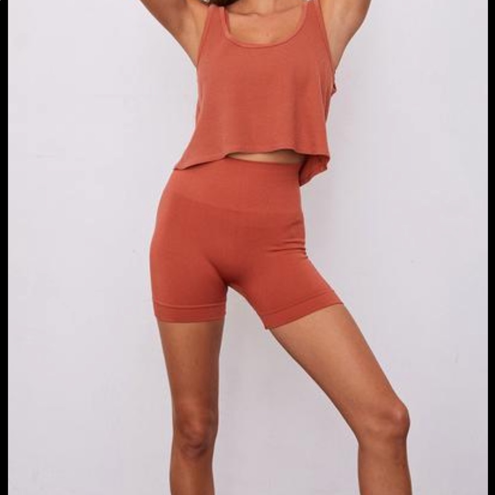 NWT Set active bike shorts in spritz